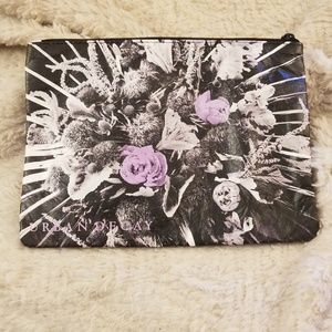 3/20$ Urban Decay makeup bag